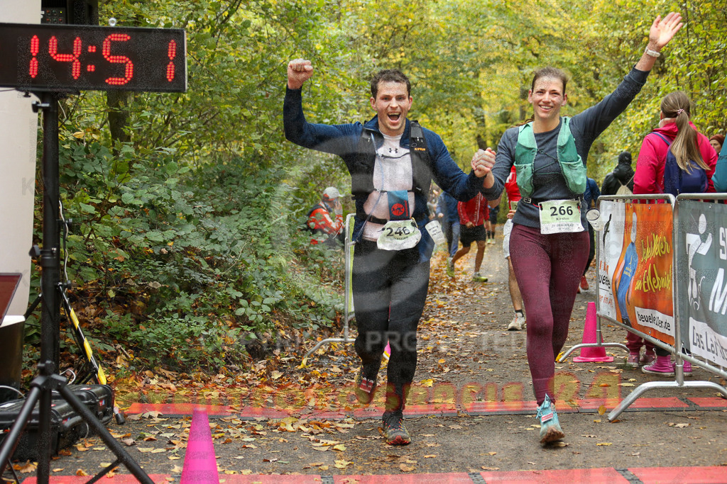 251026_1316_EX1_3050 | Sportfotografie im Rhein-Sieg Kreis, Köln, Bonn, NRW, Rheinland Pfalz, Hessen, etc. Unser Tätigkeitsfeld umfasst den Laufsport vom Volkslauf über den Marathon, Duathlon, Triathon bis zum Ultralauf wie Kölnpfad Ultra oder Schindertrail.