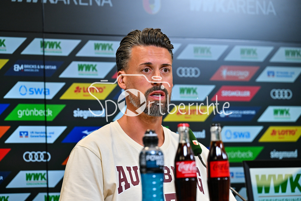 Pressekonferenz FC Augsburg | im Bild Sandro WAGNER bei der Pressekonferenz vor dem Pokalspiel in Halle / Einzelfoto / Freisteller