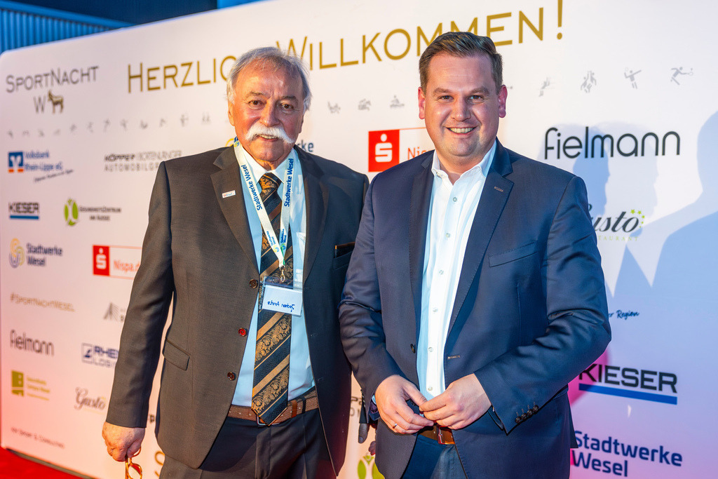 top-top.de 260306-254 | Foto, Video, Fotografie, Videografie, Fotobox, DJ, Discjockey, Musik, Musikbox, Veranstaltung, Photobooth, Amazon, Ebay, Buchtipp, Bestseller, Autor, Verlag, Buch, Wesel, Hamminkeln, NRW, Dinslaken, Rees, Drohne, Hochzeit, Party, Fotobox, Wesel, Fotograf