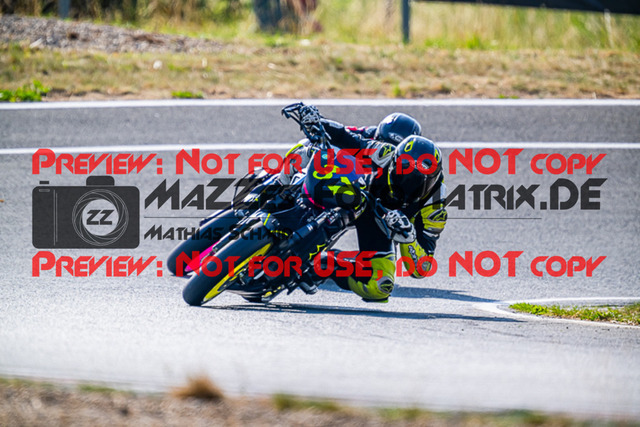 MaZZes_FotoMatrix_220722_8847 | TWIN