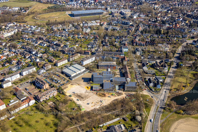 Herne250301934 | Luftbild, Mont-Cenis-Gesamtschule mit Solardach, Baustelle, hinten die Akademie Mont-Cenis, Sodingen, Herne, Ruhrgebiet, Nordrhein-Westfalen, Deutschland