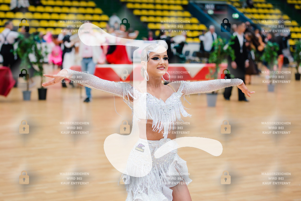 Hessen Tanzt WDSF Open Junior II Latin 1st (261) Largo Zofcin _ Eliana Pfaffenroth (Schwarz-Silber Frankfurt)-2025-05-18-5741 | Webshop for digital downloads and prints of dance sport, event & show photographer Julian Link - Realisiert mit Pictrs.com