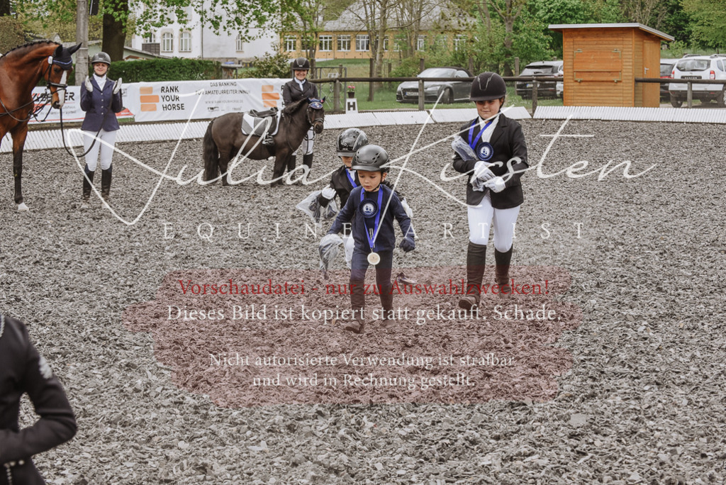 20230514_JK-Röhrsdorf-25-432 | Pferde- und Turnierfotografie in Westsachsen. Pferdeportraits, Auftragszeichnungen und intuitive Kunst.