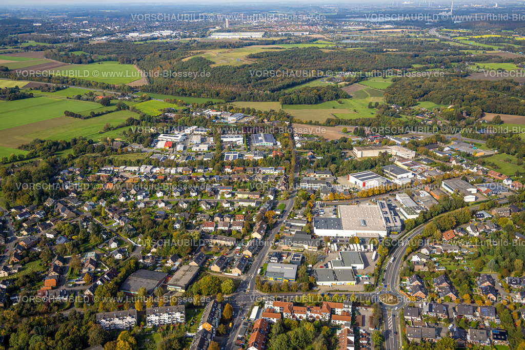 Neukirchen-Vluyn241013185 | Luftbild, Wohngebiet am Neukirchener Ring und Hochstraße, Indunorm Hydraulik GmbH, Blick zur Halde Norddeutschland, Neukirchen-Vluyn, Ruhrgebiet, Nordrhein-Westfalen, Deutschland