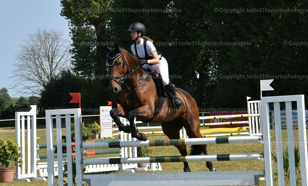 DSC_0237 (2) | Sportfotografie , Motorsport, Motoross, Reitsport, Mointainbike, Enduro,
Landschaft , Outdoor, Eventfotografie, Landschaft, Bilder online bestellen - Realisiert mit Pictrs.com