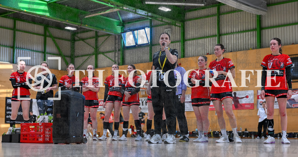 GER, SG Maulburg/Steinen - HB Kinzigtal, Frauen-Handball, Oberliga Suedbaden, 21. Spieltag, Saison 2024/2025, 06.04.2025 | Sharena Hasler (SG Maulburg/Steinen, #77) und Team.GER, SG Maulburg/Steinen - HB Kinzigtal, Frauen-Handball, Oberliga Suedbaden, 21. Spieltag, Saison 2024/2025, 06.04.2025Foto: TH Fotografie/Thomas Hess