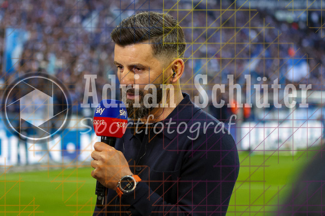19.04.2026, GER, Fussball, Herren, 2. BL, Saison 2025/2026, FC Schalke 04 - Preußen Münster | Trainer Miron Muslic (S04) schaut 