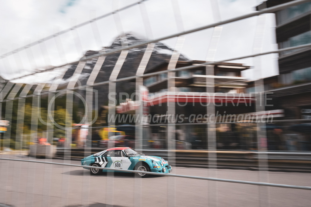 21. Arosa ClassicCar 2025 - 5. September 2025 | Hans Sigrist aus Rafz (SUI) in einem Alpine A110 1600 S aus dem Jahre 1969 mit Startnummer 608 am Arosa ClassicCar 2025 in der Kategorie Demo..@arosaclassiccar, @arosa.official, #arosaclassiccar, #arosa, #76curves, #classiccarBild: Sportfotografie Markus Aeschimann | www.markus-aeschimann.ch - Realisiert mit Pictrs.com