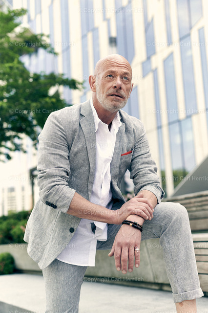 Beate und Robert-Robert_carlherrlichfoto (14) | High End Portraits. Einzelportrait Paarportrait Gruppenportrait Künstlerportrait Bandportzait Bühnenfotografie Fashion Lifestyle Urbanlife  - Realisiert mit Pictrs.com