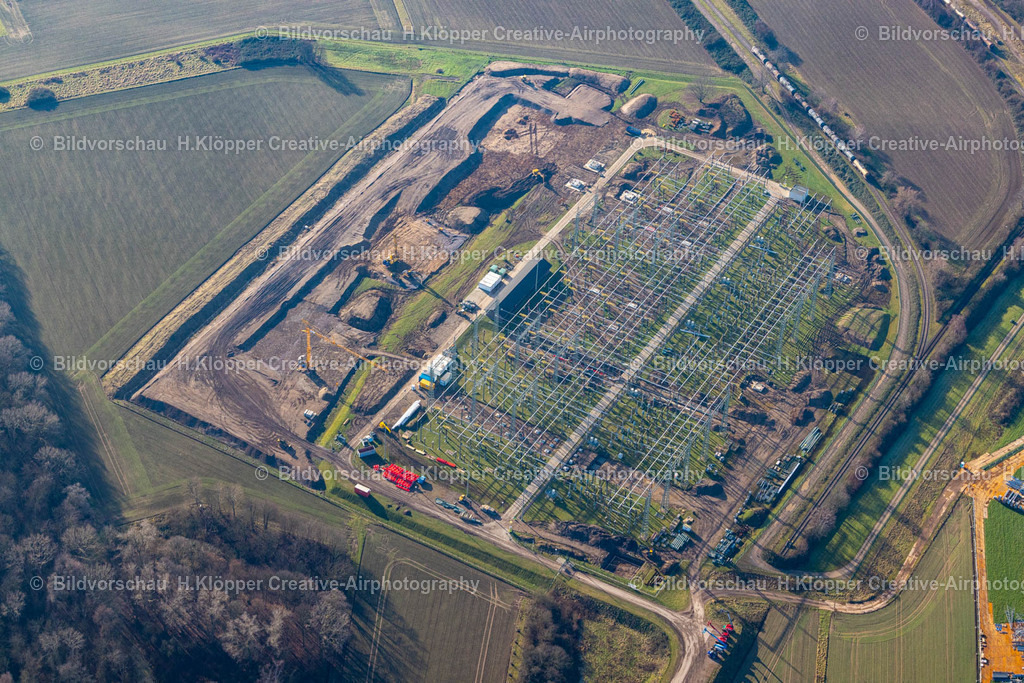 Luftbild Krefeld-8598 | Luftbildfotografie Baustellen- Gelände zur Erweiterung des Umspannwerkes zur Spannungs- Wandlung und elektrischen Strom- Versorgung an der Straße Charlottering in Krefeld im Ruhrgebiet im Bundesland Nordrhein-Westfalen, Deutschland - Realisiert mit Pictrs.com