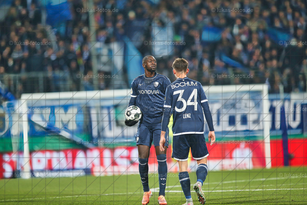 2025-12-03 Sissoko VfL Bochum - VfB Stuttgart DFB Pokal Foto Lukas 368 | Luftbilder Castrop-Rauxel und Fotos vom VfL Bochum kaufen im Webshop der Bilder von Jens Lukas: lukas-fotos - Realisiert mit Pictrs.com