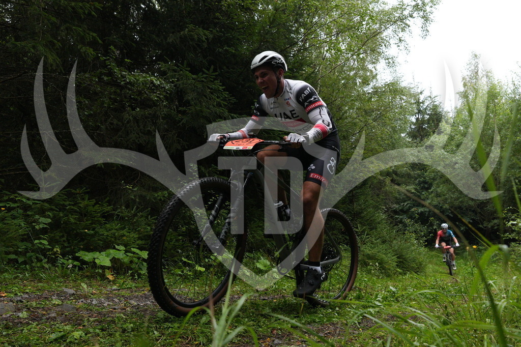 A6703491 | Fotogalerie der Treibjagd im Dunkelwald - Dein MTB Etappenrennen im Erzgebirge - Realisiert mit Pictrs.com