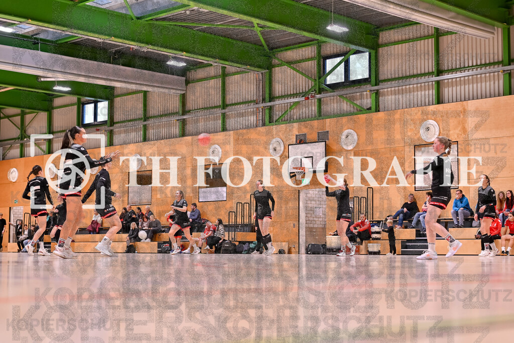 GER, SG Maulburg/Steinen - HSG Dreiland, Frauen-Handball, Oberliga Suedbaden, 3. Spieltag, Saison 2024/2025, 12.10.2024 | Warm-Up bei der SGMSGER, SG Maulburg/Steinen - HSG Dreiland, Frauen-Handball, Oberliga Suedbaden, 3. Spieltag, Saison 2024/2025, 12.10.2024Foto: TH Fotografie/Thomas Hess