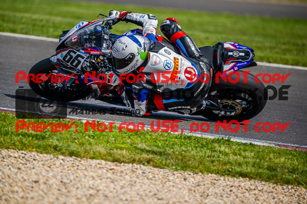 MaZZes_FotoMatrix_220506_90785 | Fotograf Mathias Schmid
Sportfotograf,
Eventfotograf,
Hochzeitsfotograf,
Portraitfotograf