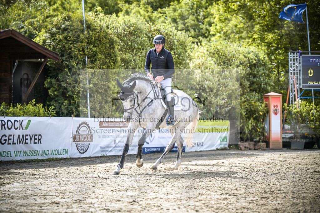 DOS_0120 | Entdecke hochwertige Reitturnierfotos von Foto Oger. Professionell, emotional und authentisch – jetzt Lieblingsmomente im Shop bestellen. - Realisiert mit Pictrs.com