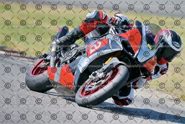 25bt04-0276 | markuskiefer.com - Realisiert mit Pictrs.com
