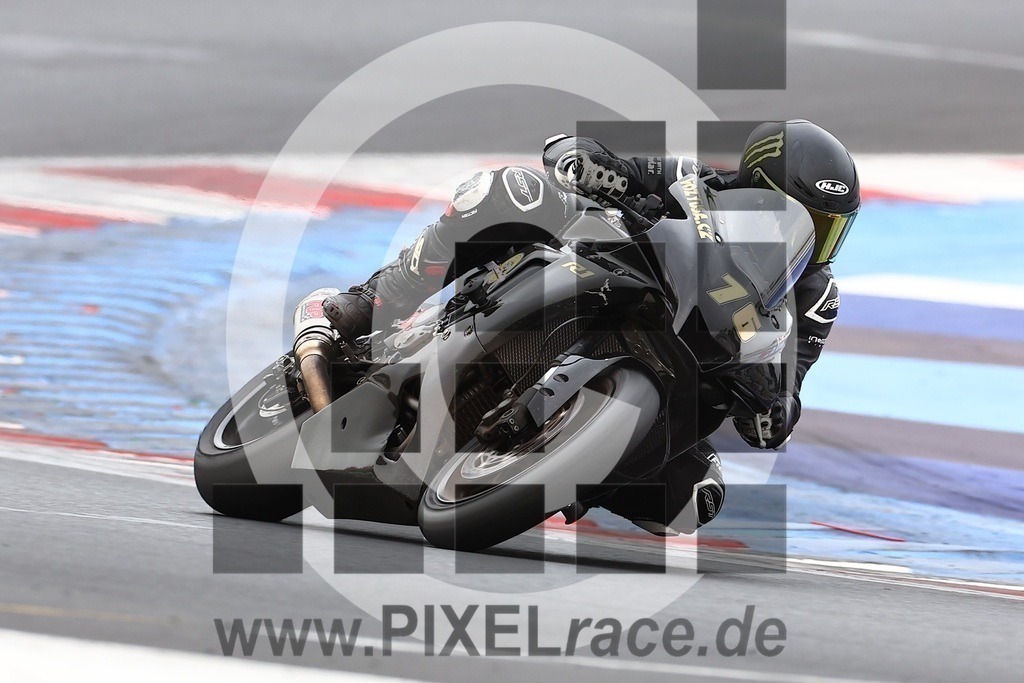 0076-20240330_05251 | Schöne Erinnerungen an spannende Momente - das festzuhalten ist unser Job. PIXELrace.de ist seit 2003 auf den Rennstrecken Europas unterwegs um die Action draußen beim Fahren und die wunderbare Stimmung imm Fahrerlager für euch einzufangen.