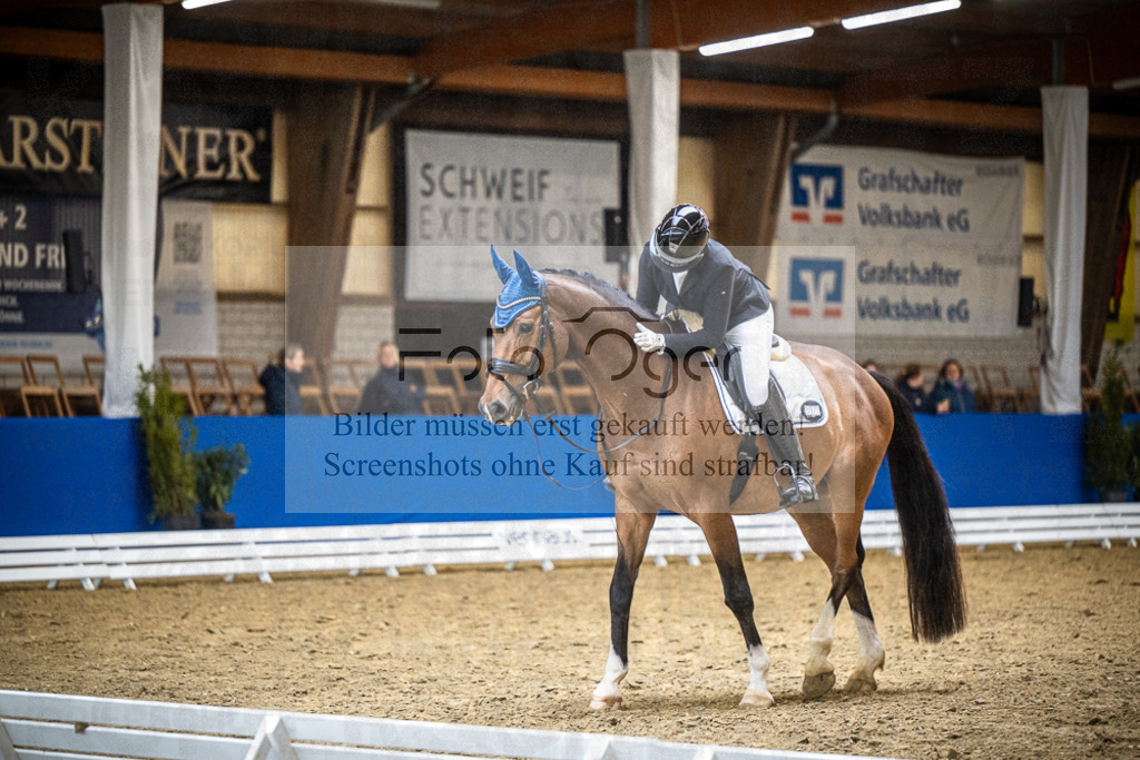DOS_2516 | Entdecke hochwertige Reitturnierfotos von Foto Oger. Professionell, emotional und authentisch – jetzt Lieblingsmomente im Shop bestellen.Deutschlandweite Turnierfotografie. - Realisiert mit Pictrs.com