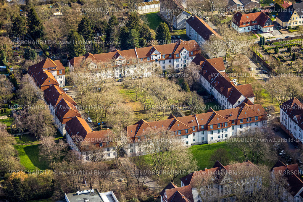 Gelsenkirchen230211733 | Luftbild, Wohnanlage Hohenfriedberger Straße, quadratischer Wohnblock mit Innenraumbepflanzung, Ückendorf, Gelsenkirchen, Ruhrgebiet, Nordrhein-Westfalen, Deutschland