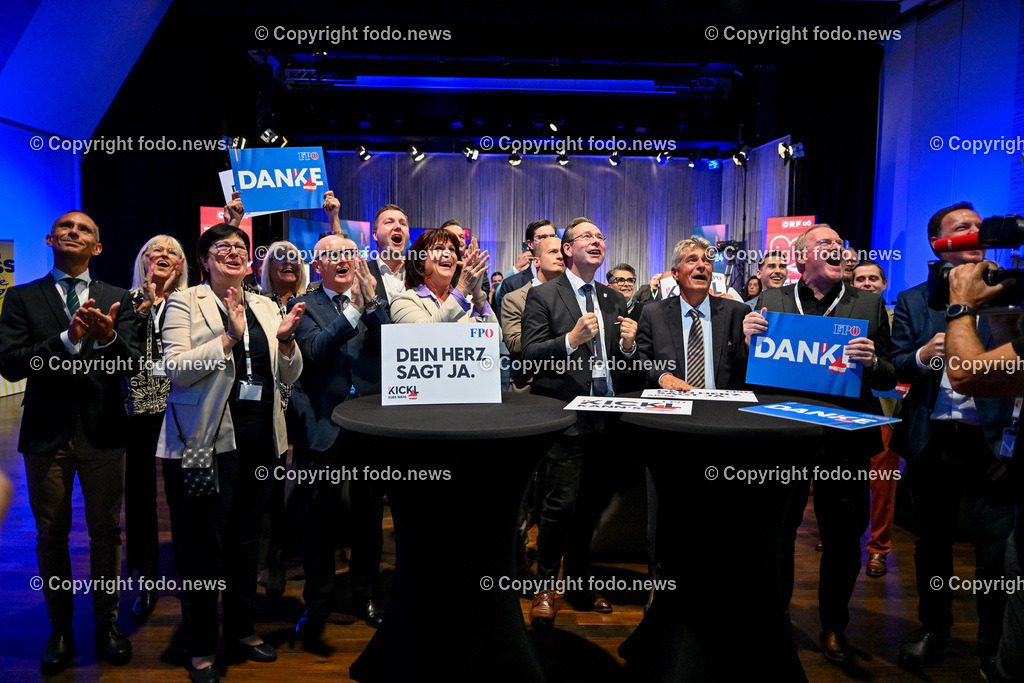 Pressewahldienst Linz zur Nationalratswahl 2024_ 29.09.2024-6 | 29.09.2024, Ursulinenhof Linz AUT, Nationalratswahl 2024, Pressewahldienst im Bild Parteimitglieder der FPOE Ooe 