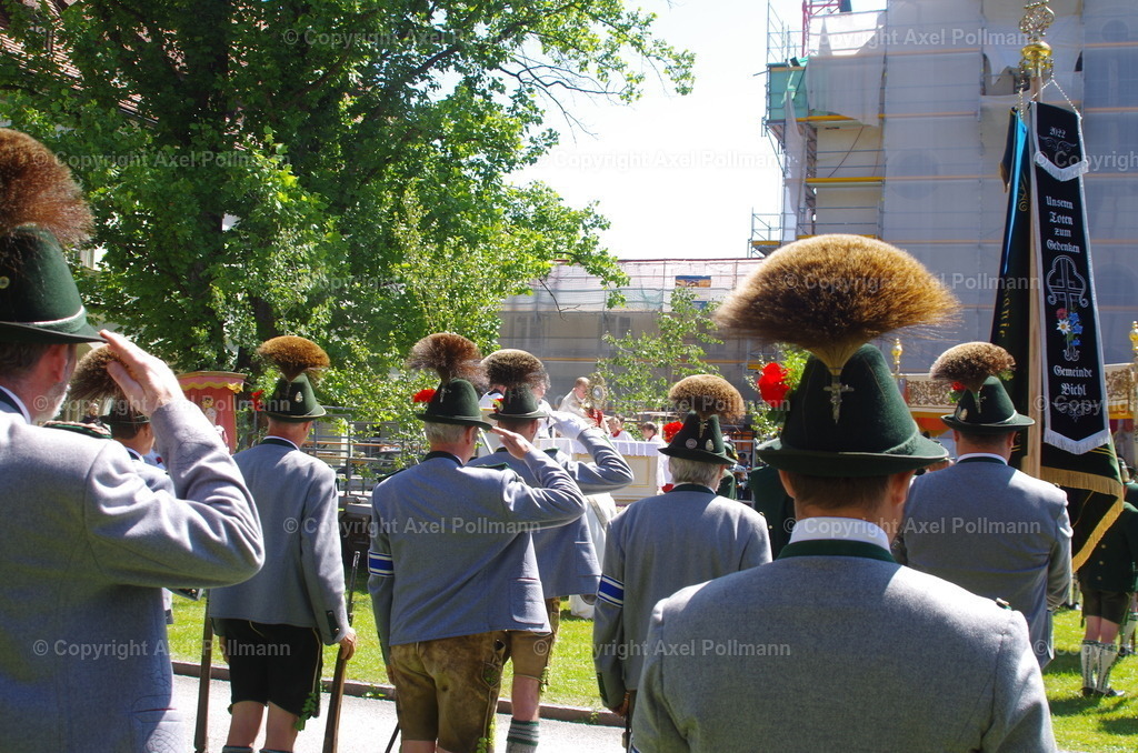 IMGP6710 | fotografiert von Axel PollmannLeonhardi Wallfahrt Benediktbeuern und Murnau, Fronleichnam, Fasching, Landschaft im Loisachtal und Benediktbeuern  - Realisiert mit Pictrs.com