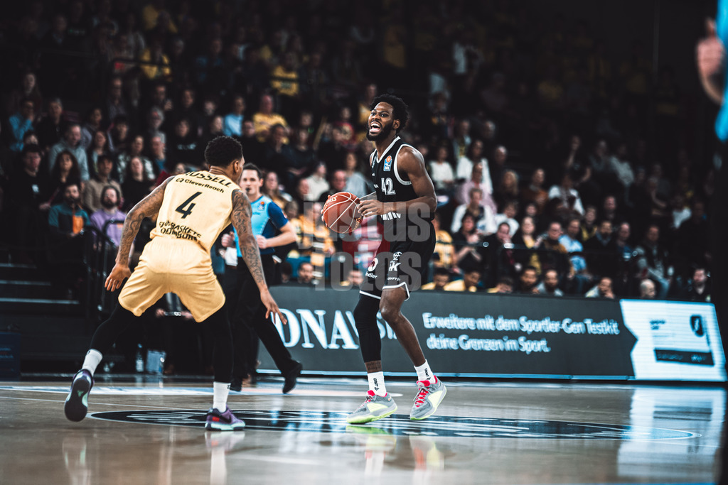 Basketball | Männer | Saison 2023/2024 | easyCredit Basketball Bundesliga | Veolia Towers Hamburg vs. EWE Baskets Oldenburg | 20.01.2024 | Aljami Durham (#42, Veolia Towers Hamburg)