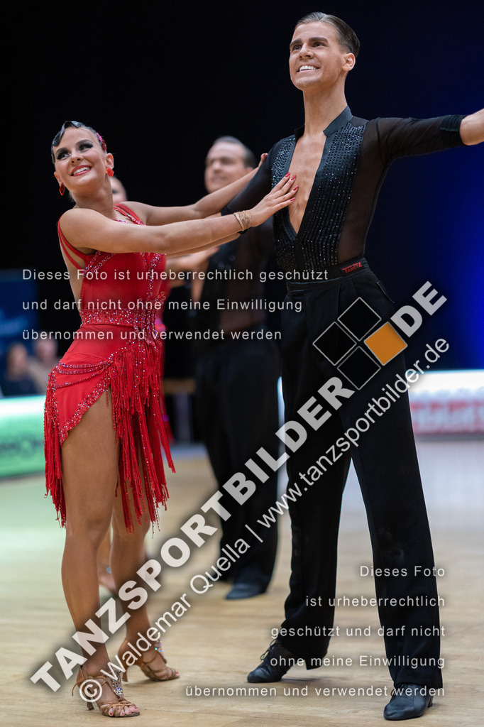 20230114-11349 | Hier finden Sie Tanz Bilder vom Latein und Standard Formationen tanzen. Sportbilder vom Tanzsport. Schöne Fotos und von Weltmeisterschaft, Europameisterschaft, Bundesliga, Regionalliga, Oberliga und Landesliga sowie von GOC Stuttgart, DanceComp, WM Bremen