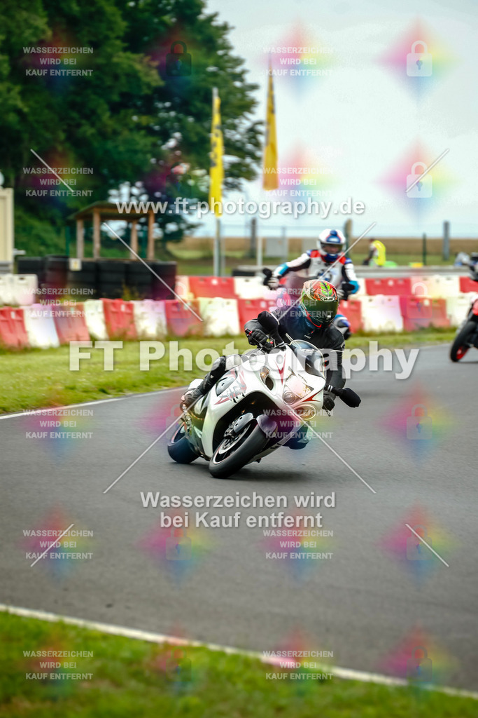 VBK-4179 | Hier findet Ihr Bilder von Touristenfahrten auf der Nürburgring Nordschleife oder von anderen Veranstaltungen die ich besucht habe. Viel Spass beim Durch Schauen 