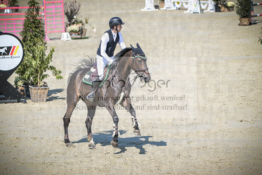 DOS_1593 | Entdecke hochwertige Reitturnierfotos von Foto Oger. Professionell, emotional und authentisch – jetzt Lieblingsmomente im Shop bestellen.Deutschlandweite Turnierfotografie. - Realisiert mit Pictrs.com