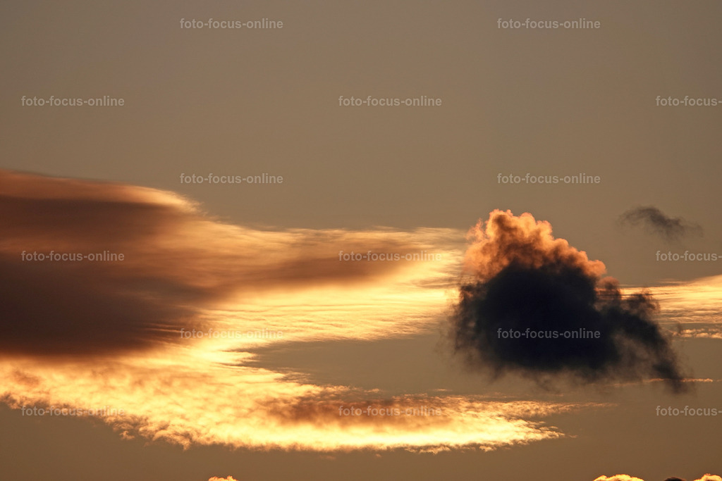 Spectacular almost spiritual sunset on the beach of Liepja | foto-focus-online