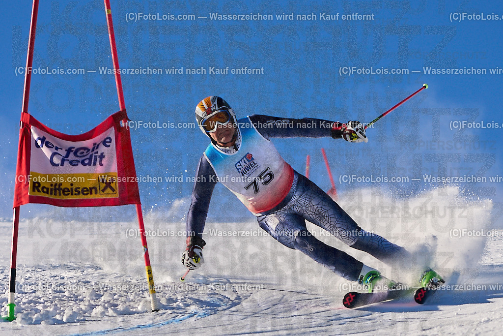 ALP4331_MASTERS-Cup_GS-A Herrn_Turzak Martin | (C)FotoLois.com, Alois Spandl. FIS Masters-Cup Wildschönau, Giant Slalom auf der Piste Schatzberg GS, Siegerehrung auf dem Dorfplatz Niederau, Sa 13. Januar 2024.