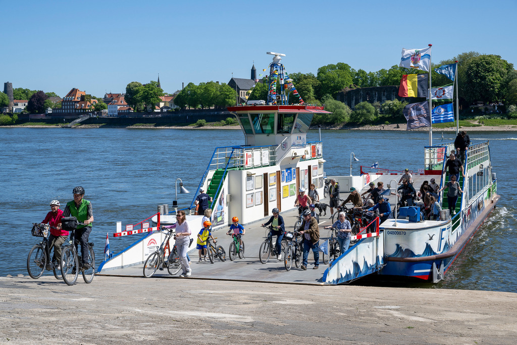 260501_Rhein_8076_mr | Entdecke exklusive Fotografie im muebri Shop: Stimmungsvolle Motive  Naturaufnahmen und mehr. Jetzt hochwertige Wandbilder und Fotoabzüge online kaufen! - Realisiert mit Pictrs.com