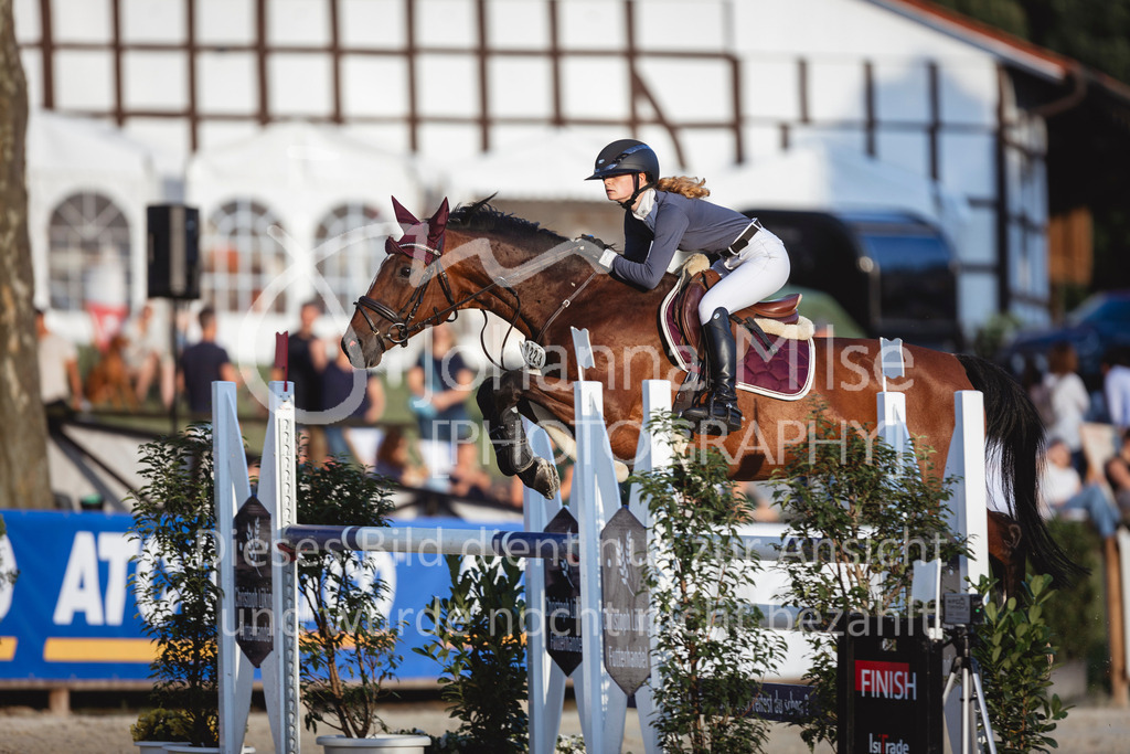 240711_BHO_M1-Spr-1-721 | Deine schönsten Turniermomente als professionelle Fotos! Entdecke hochwertige Pferdesport-Fotografie im Online-Shop. Jetzt Fotos finden & bestellen!