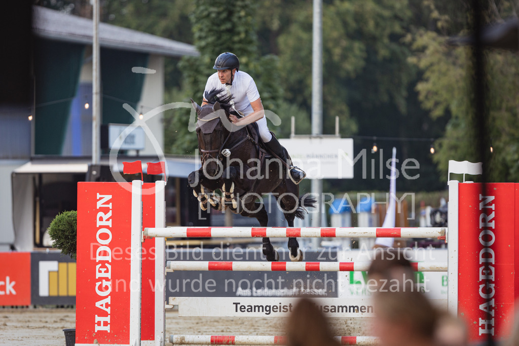 220826_Delbrueck_S1-Spr-212 | Deine schönsten Turniermomente als professionelle Fotos! Entdecke hochwertige Pferdesport-Fotografie im Online-Shop. Jetzt Fotos finden & bestellen!