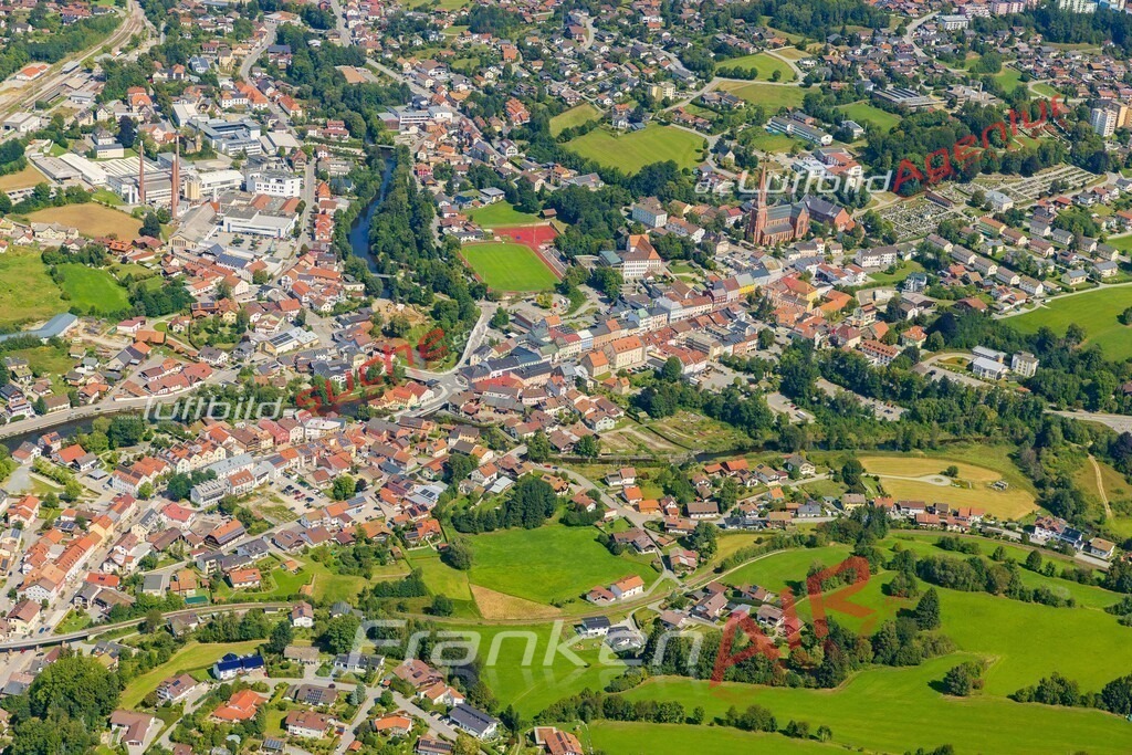 google-maps-vs-zwiesel-fotograf-luftaufnahmen-5285-jahr-2025 | Luftaufnahme von  Zwiesel - Die Luftaufnahme wurde 2025 vom UL-Flugzeug heraus erstellt ( keine Drohne ) - Hochauflösende Luftaufnahme - für professionelle Ausdrucke geeignet. Die Geschenkidee !Mit Lizenz und Bildrechte bestellbar