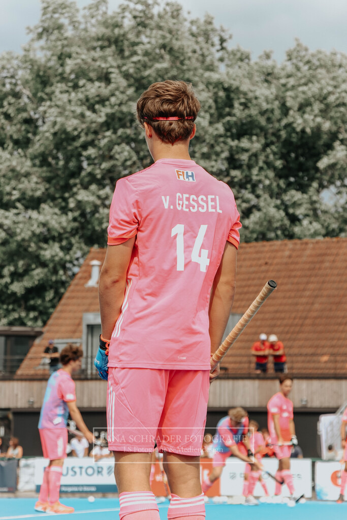 EM_MU18_F_GER-FRA_Lille_bearbeitet (5 von 433) | lanaschraderfotografie - Realisiert mit Pictrs.com