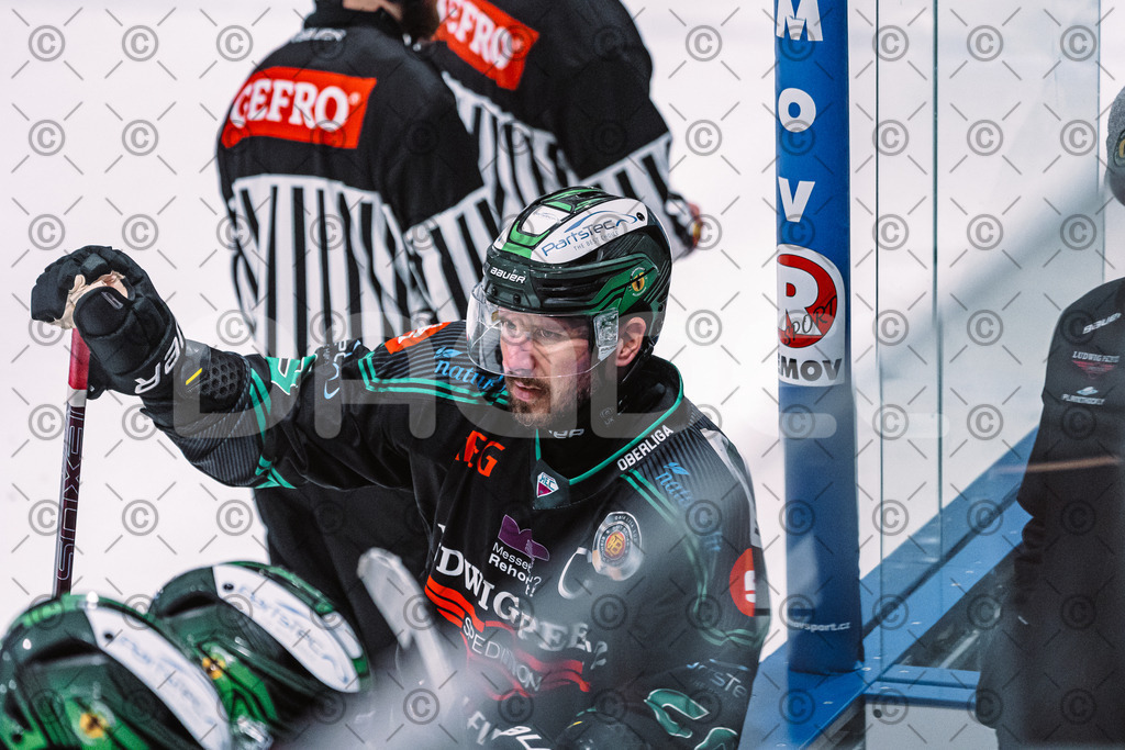 Alligators_vs_Memmingen_05_12_2025-193 | Höchstadt Alligators Fotogalerie: Eishockey-Action aus Franken. Professionelle Spielfotos, Portraits & Stadionbilder zum Download. Jetzt entdecken! - Realisiert mit Pictrs.com