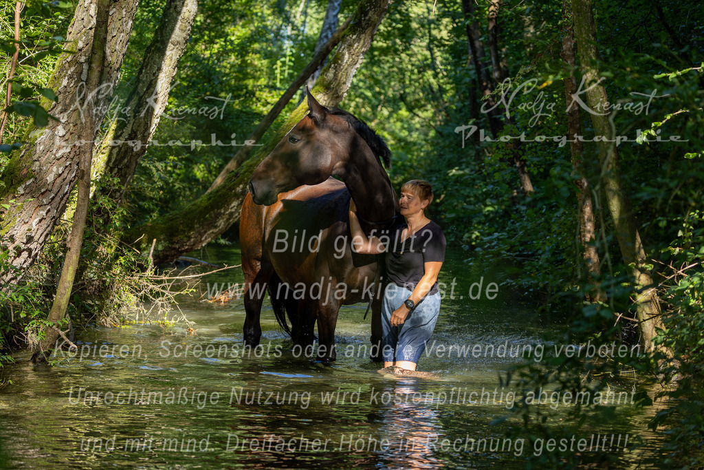 Auswahl_Photographie_Nadja_Kienast__IE_8634-Verbessert-RR | Ich biete Ihnen einzigartige und individuelle Fotoshootings mit Ihren Tieren.
In individuellen Coachings lernen Sie, wie sie von Ihrem Pferd, Ihrer Katze, Ihrem Hund oder einfach Ihrem persönlichen Lieblingstier eindrucksvolle Fotos machen können.