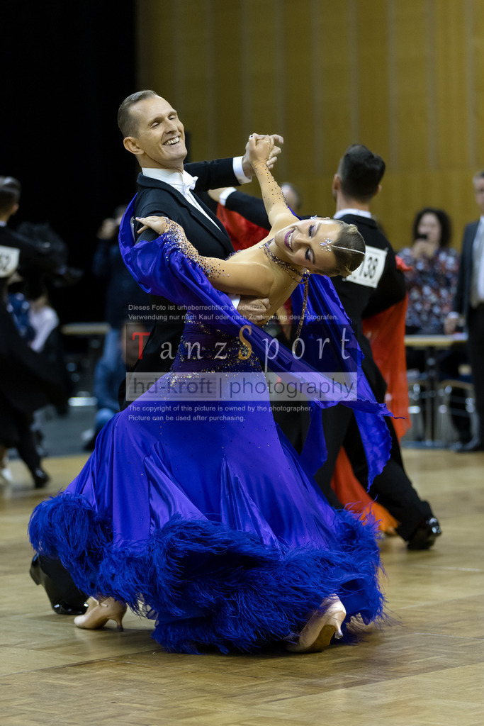 20241102_DC_HGR_Std_08734 | Tanzsportbilder, Standardtanz, Lateintanz, WDSF, DTV, LTVB, dancecomp, goc, hessen tanzt, blaues band der spree, walzer, tango, wiener walzer, slowfox, quickstepp, samba, rumba, cha-cha-cha, paso doble. jive, hd-kroft photography, turniertanzsport