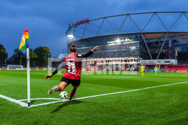 20240927_NSZ_1289_2 | Eckball Kristin Kögel (Bayer Leverkusen,No.11)DEU, Leverkusen, 27.09.2024 Fußball, Frauen, Google Pixel Frauen-Bundesliga, Saison 2024/2025, 4. Spieltag, Bayer 04 Leverkusen - TSG HoffenheimDIE DFB-RICHTLINIEN UNTERSAGEN JEGLICHE NUTZUNG VON FOTOS ALS SEQUENZBILDER UND/ODER VIDEOÄHNLICHE FOTOSTRECKEN - Realisiert mit Pictrs.com