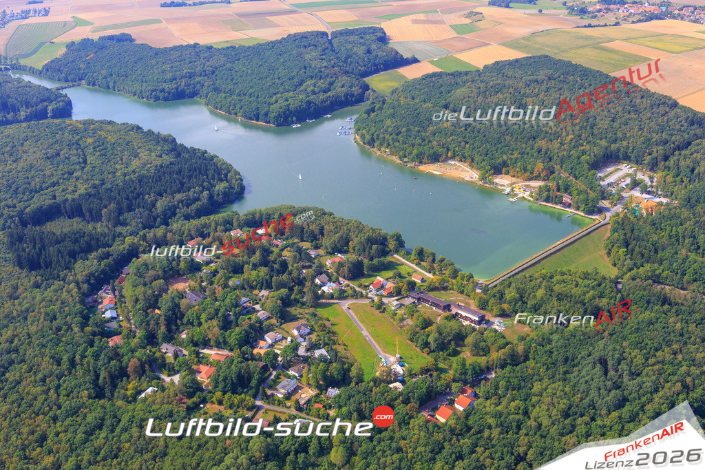 Die Luftaufnahme der Stadt Stadtlauringen wurde vom UL-Flugzeug heraus erstellt ( keine Drohne )- hohe Auflösung für beste Qualität