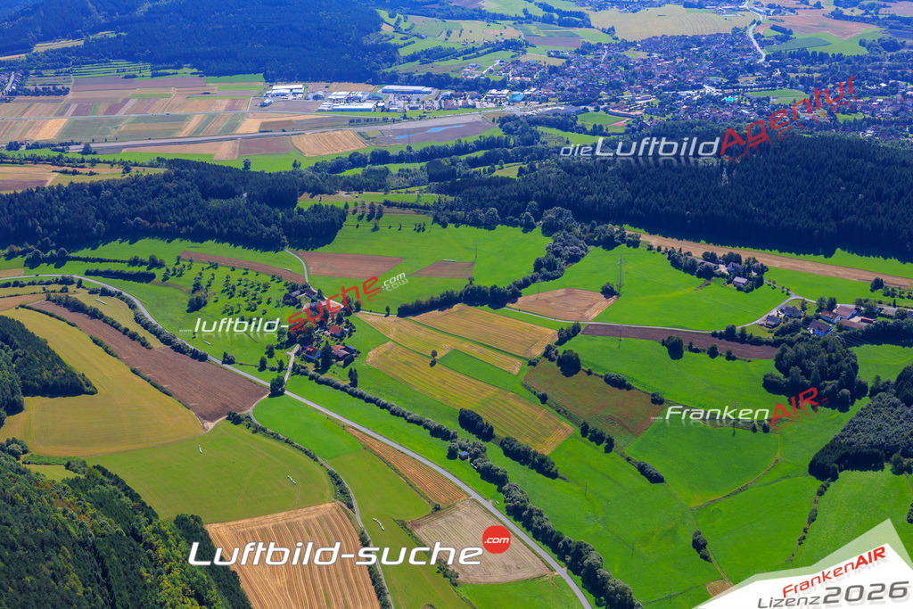 Die Luftaufnahme der Stadt Kronach wurde vom UL-Flugzeug heraus erstellt ( keine Drohne )- hohe Auflösung für beste Qualität