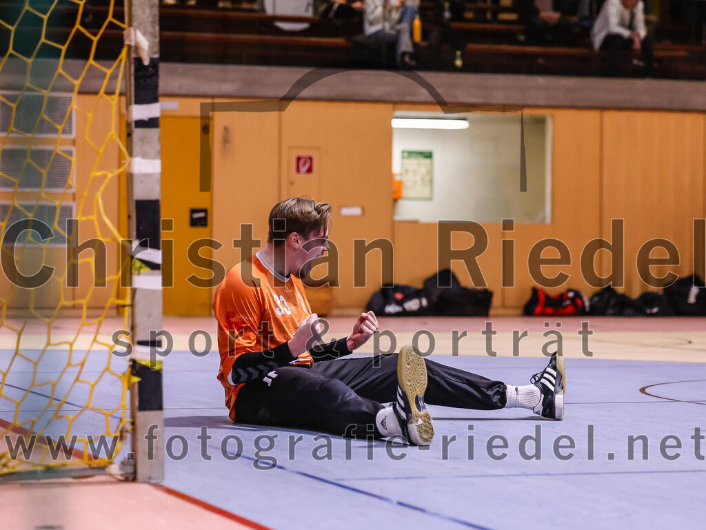 2024-11-24_054_SpVgg_Altenerding_gegen_ASV_Dachau | Erding, Deutschland, 24.11.2024:Handball, Bezirksoberliga Männer 2024 / 2025, 8. Spieltag, SpVgg Altenerding gegen ASV Dachau, Endergebnis: 30:23Torwart Jannik Fleps (SpVgg Altenerding, #33)Foto: Christian Riedel / fotografie-riedel.net