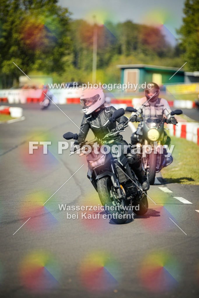 OBK_Mai_Martina_Markus-10538 | Hier findet Ihr Bilder von Touristenfahrten auf der Nürburgring Nordschleife oder von anderen Veranstaltungen die ich besucht habe. Viel Spass beim Durch Schauen 