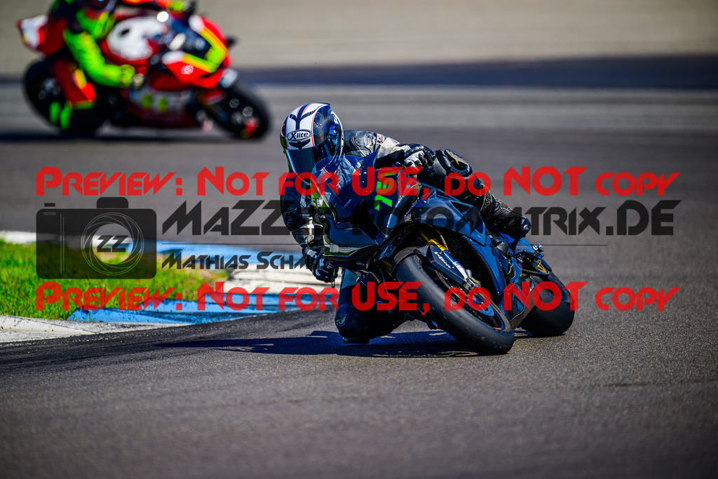 MaZZes_FotoMatrix_240520_6021986_7897 | WEISS