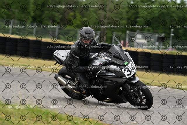 25bt02-1403 | markuskiefer.com - Realisiert mit Pictrs.com