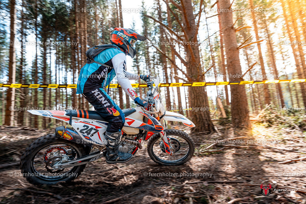 fuernholzer_250501-C1-829 | Fotografische Impressionen von der Red Stag Enduro Extreme by fuernholzer-photography.com. Endurosport in Österreich fotografisch festgehalten von fuernholzer. Auftragsfotografie für Private, Gewerbefotos und Industriefotografie. Eventfotografie, Sportfotografie und Motorsportfotografie. Anbieter von Fotoworkshops, Fototraining, fotografischen Vorträgen und Fotoseminaren.