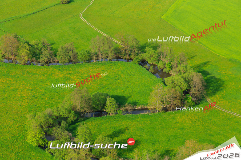 Die Luftaufnahme Neuenreuth_am _main - Neudrossenfeld wurde vom UL-Flugzeug (keine Drohne) aus fotografiert.Hohe Druck- Auflösung-die Geschenkidee!