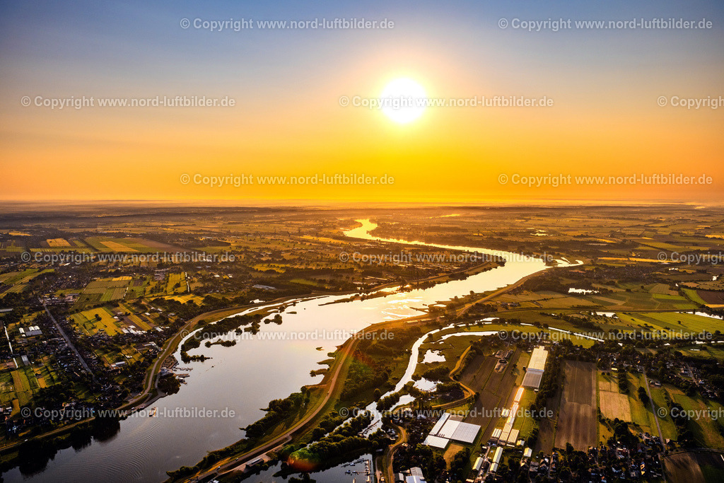 Hamburg_Elbe_Krauel_Zollenspieker_Naturschutzgebiet_ELS_3204050623 | HAMBURG 05.06.2023 Stadtansicht am Ufer des Flußverlaufes der Elbe im Ortsteil Othmarschen in Hamburg, Deutschland. // City view on the river bank of the River Elbe in the district Othmarschen in Hamburg, Germany. Foto: Martin Elsen