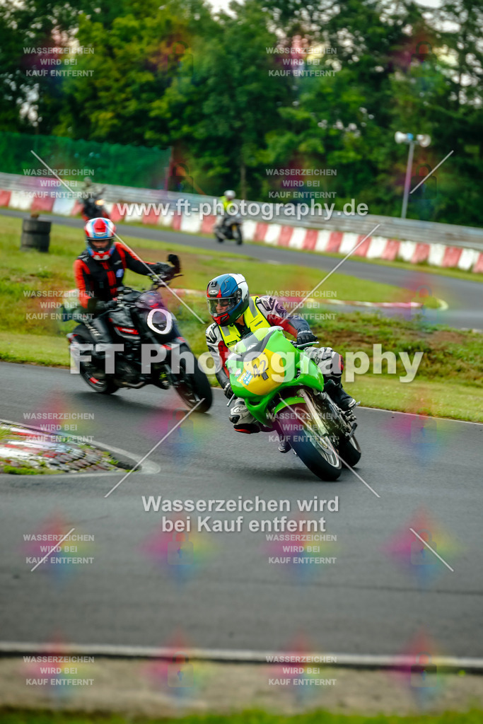 VBK-4084 | Hier findet Ihr Bilder von Touristenfahrten auf der Nürburgring Nordschleife oder von anderen Veranstaltungen die ich besucht habe. Viel Spass beim Durch Schauen 